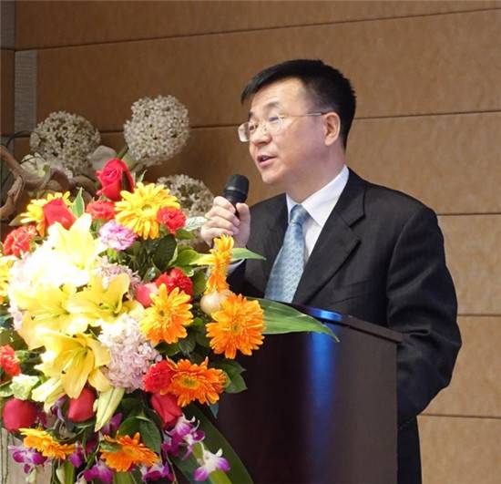 内窥镜专业委员会主任郑翔致辞